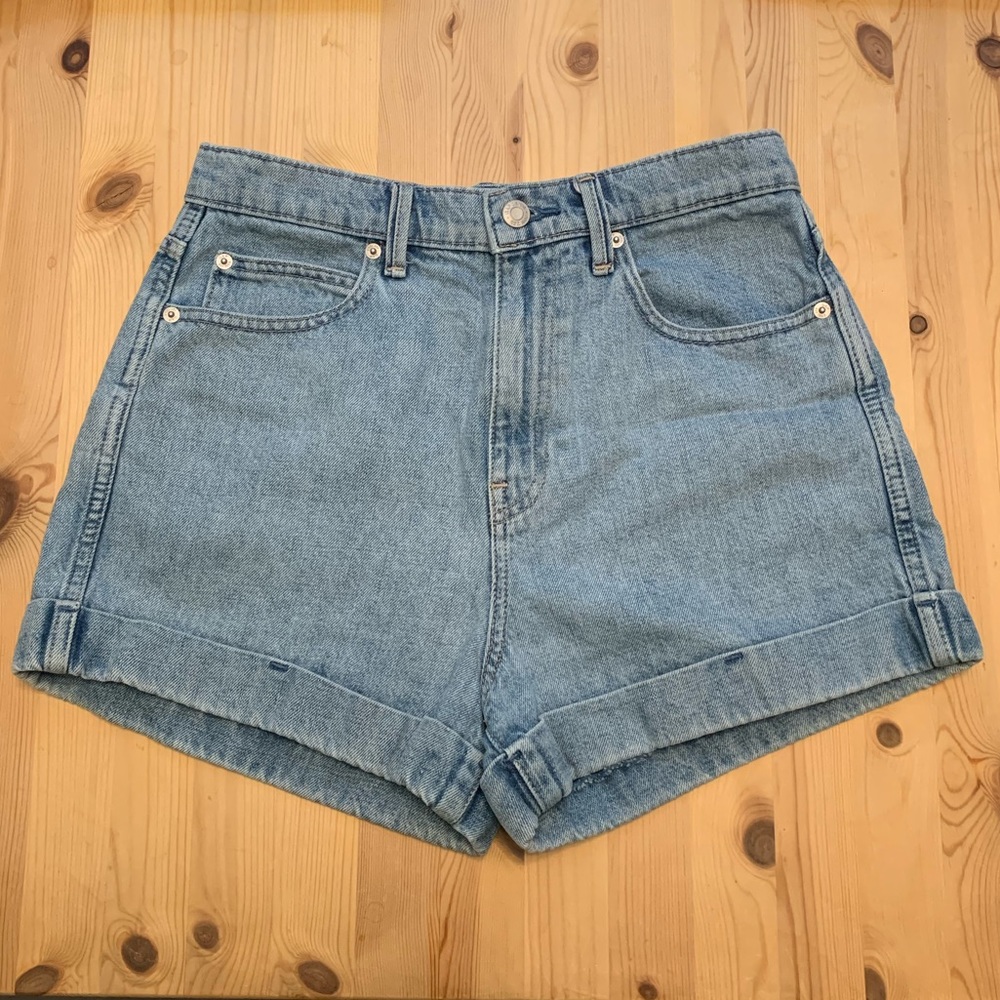 GAP high rise short